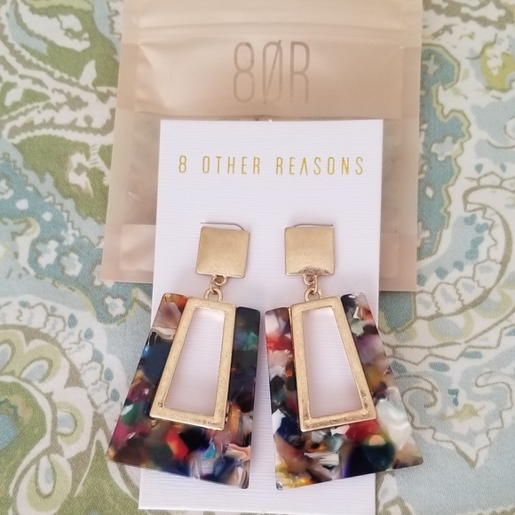 8 Other Reasons - Audrey Hoop Earrings - Picture 3 of 3